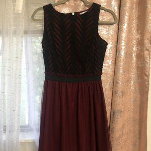 Medium - Black and Maroon Party Dress